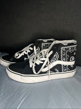 Vans High-Top Sneakers in Black and White Bandana (no box)